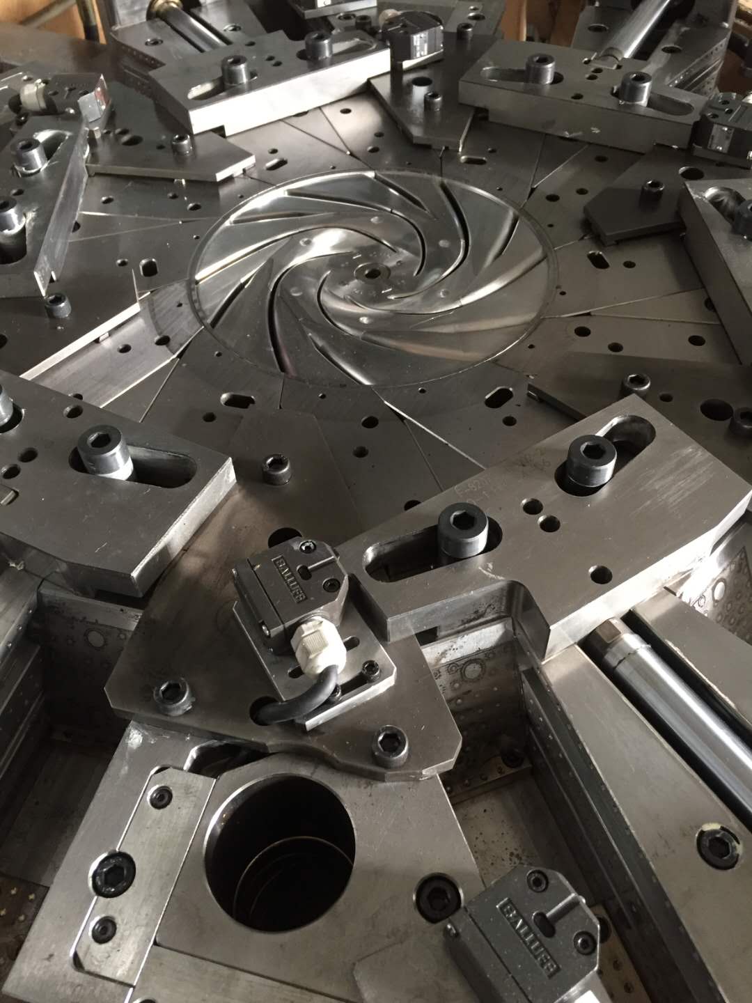 中山市旭錦塑膠模具有限公司，集開模注塑加工一體